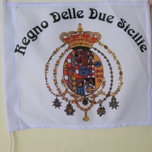 BANDIERINA REGNO DELLE DUE SICILIE DA IMBARCAZIONE RETTANGOLARE TESSUTO NAUTICO CON SCRITTA 24X28 CM FONDO BIANCO