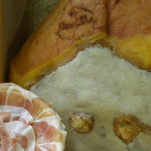 Prosciutto Crudo  “Il Bianello” – Intero con osso – Terre di Sopra
